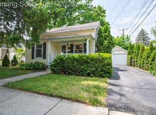 216 S Cedar St, Williamston, MI 48895