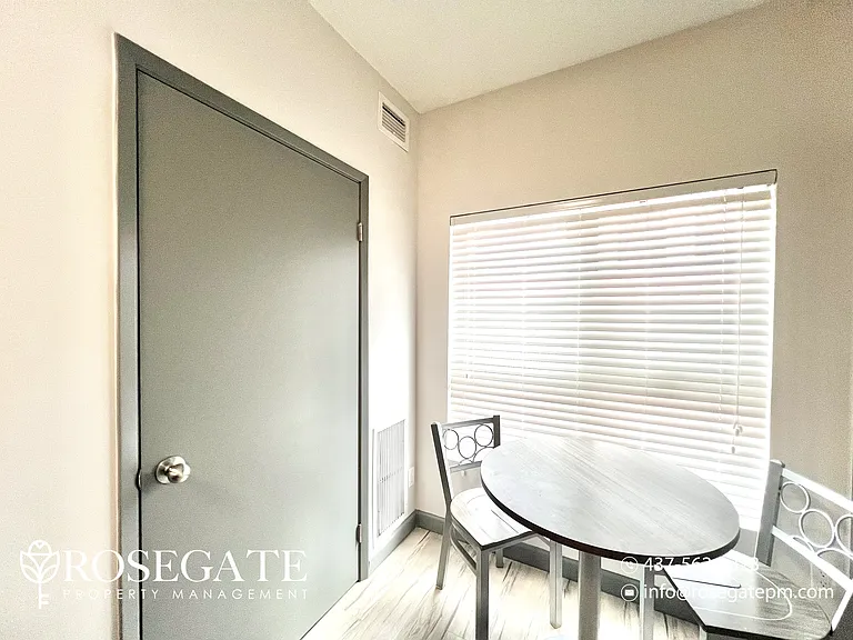 258 C Sunview St #Penthouse 372 — Photo 7