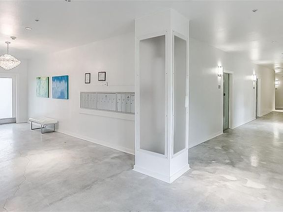 4th image of 1902 Bennett Ave #10