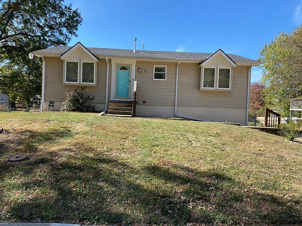 1st image of 506 NE Castle Dr