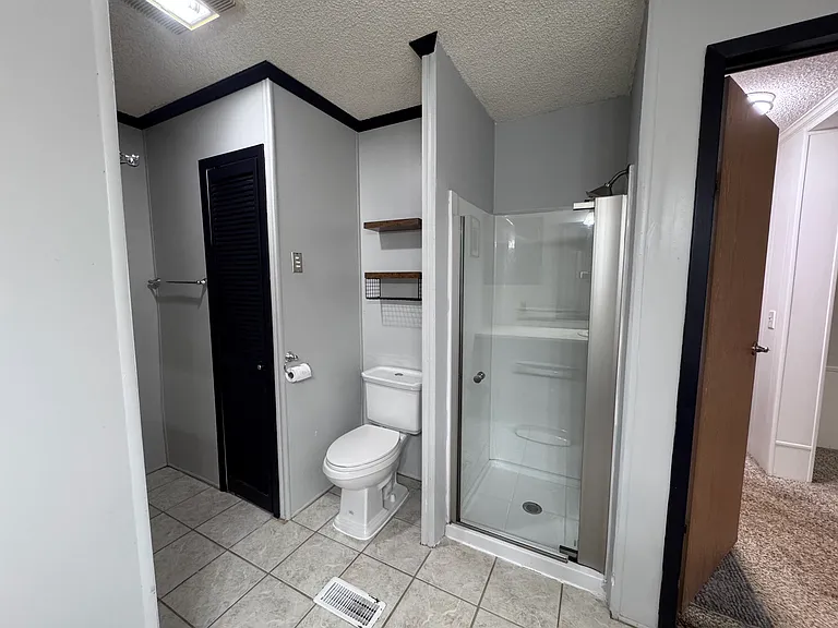 305 Cedar Ln — Photo 8