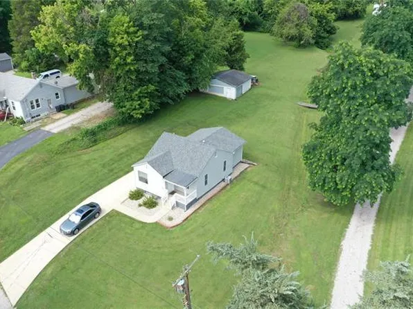 210 Twin Dr, Caseyville, IL 62232