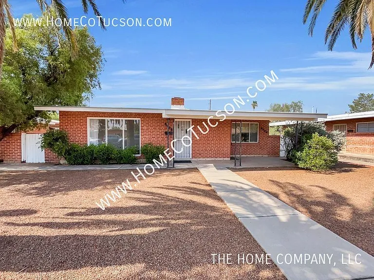 3238 E Hawthorne St — Photo 1