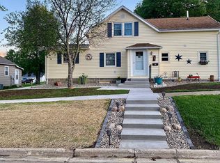 206 9th St, Alton, IA 51003