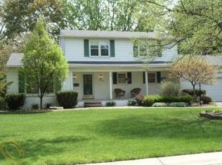 29346 New Bradford Dr, Farmington Hills, MI