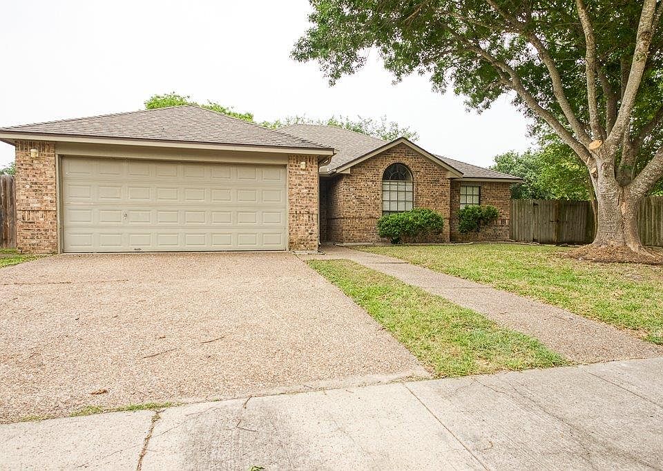 1st image of 2322 Willow Dr