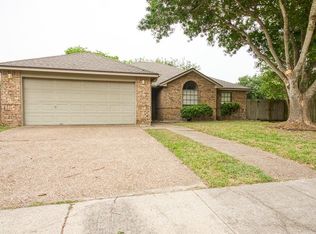 2322 Willow Dr, Portland, TX 78374