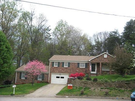 5th image of 218 Rockford Pl