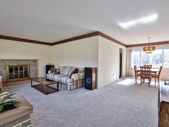 4th image of 7595 Bonnie Dr