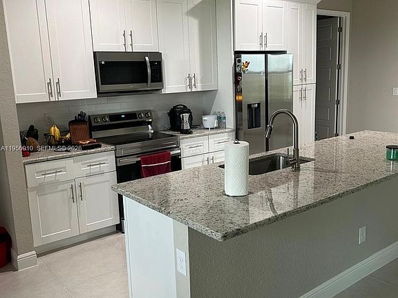 4th image of 413 Akin Pl