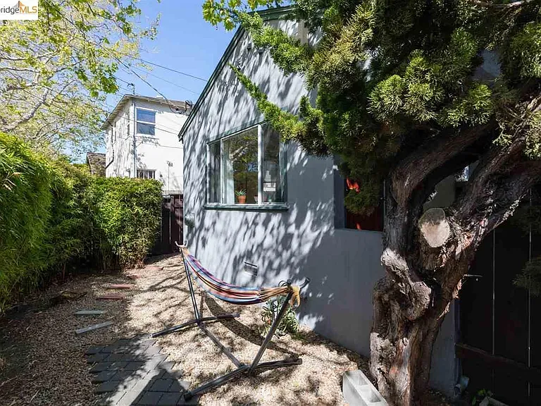 1415 Alcatraz Ave #A — Photo 3