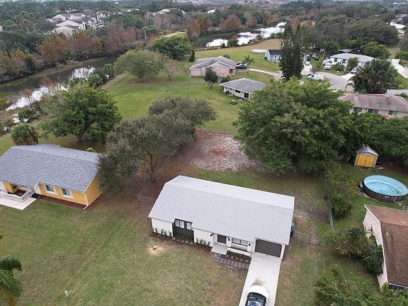 3rd image of 2082 SE Tiffany Avenue