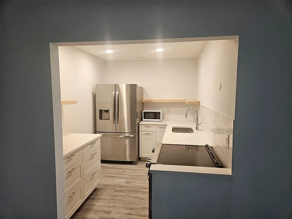 959 SE 2nd Ave #107