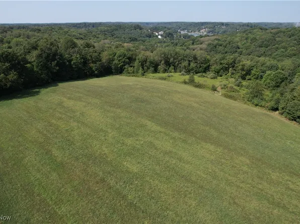 5147 Avalon Rd NW, Carrollton, OH 44615