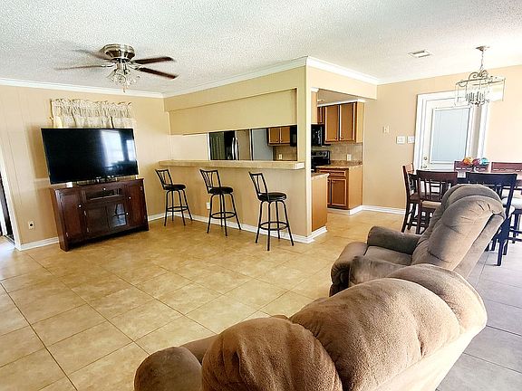 5th image of 822 Westwood Dr