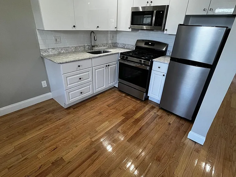 67 Shawmut St #3A — Photo 1