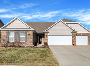 6336 Burgin Dr, Whitestown, IN 46075