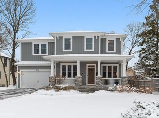 2725 Fort Sheridan Ave, Highland Park, IL 60035