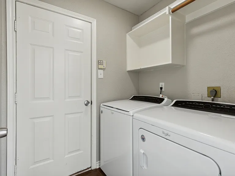 2817 Elmridge Dr — Photo 2