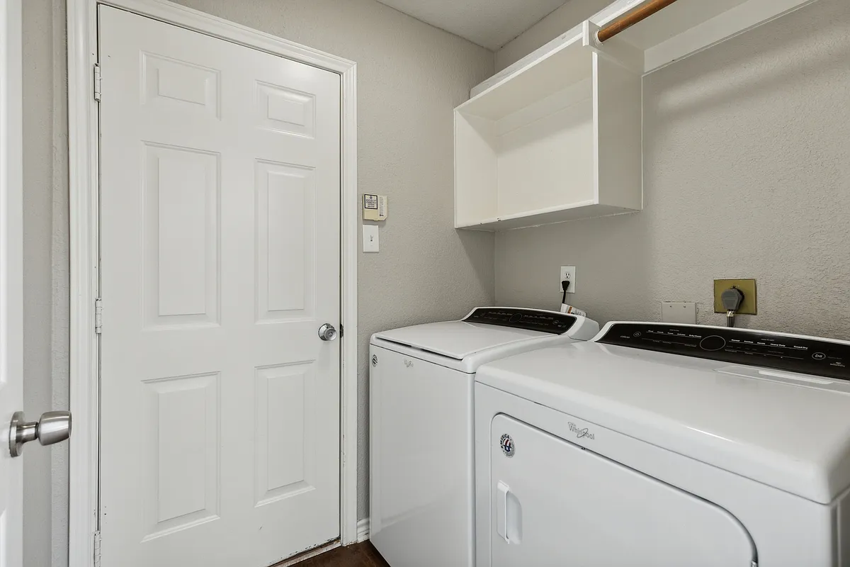 Building Photo - 2817 Elmridge Dr