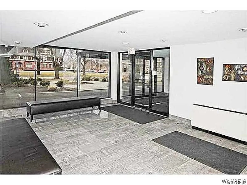 Building Photo - 849 Delaware Ave #706