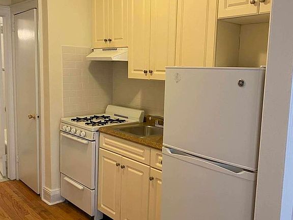 4th image of 337 E 86th St #3C