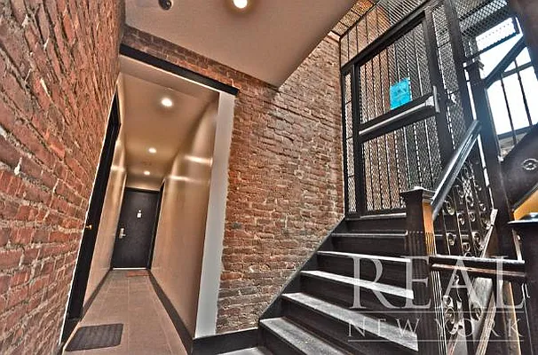 Rented by REAL New York | media 32