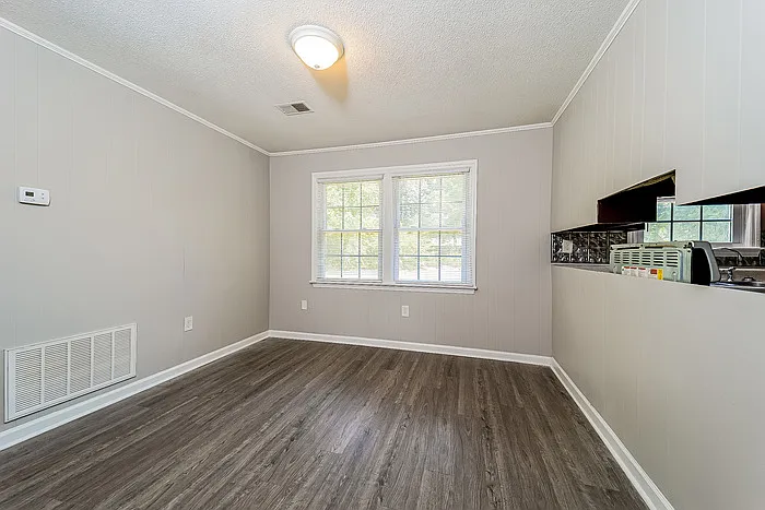 4426 Hardwood St — Photo 3