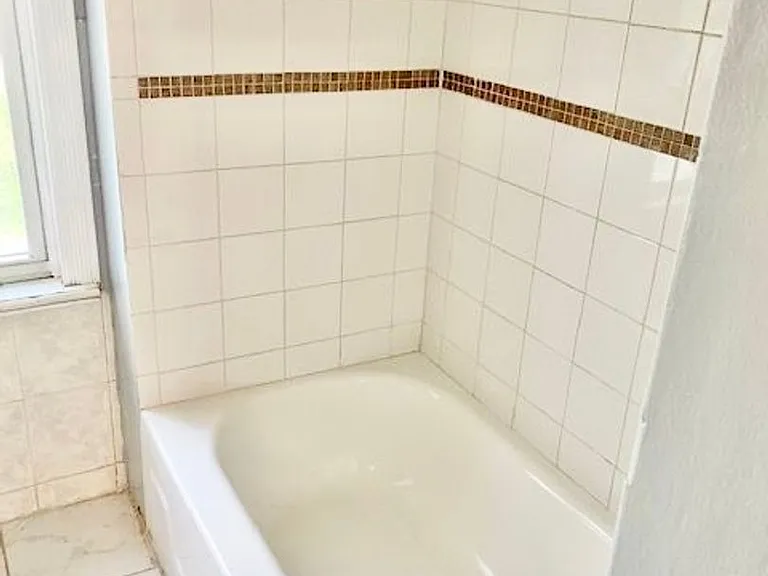 72 Pocasset Avenue — Photo 11