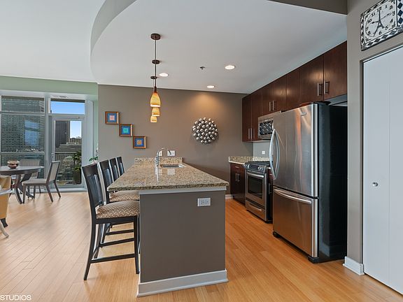 5th image of 303 W Ohio St APT 3203