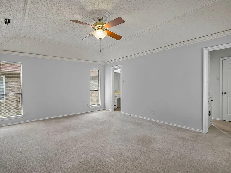 9738 Windham Dr — Photo 11