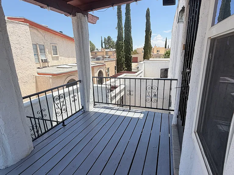 10609 Springwood Dr #D — Photo 3
