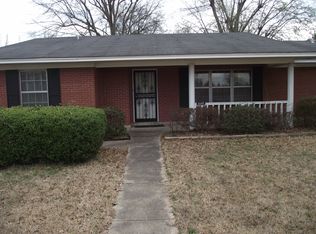 1658 Holly St, Crossett, AR 71635