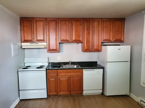 372 W Old Indian Trl APT 2, Aurora, IL 60506