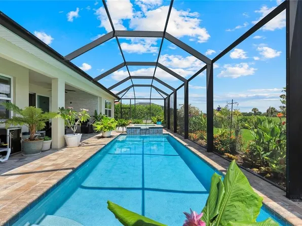 18725 Lake Hammock DR, NAPLES, FL 34114