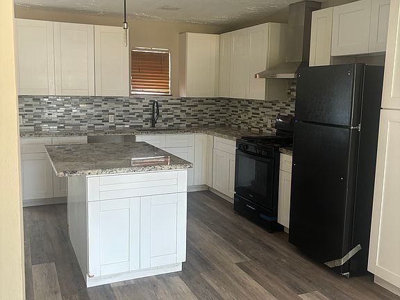 2nd image of 958 Kerry Dr