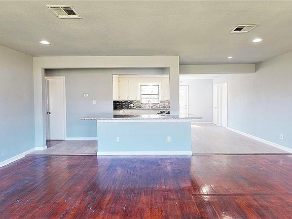 5th image of 109 Lakewood Dr