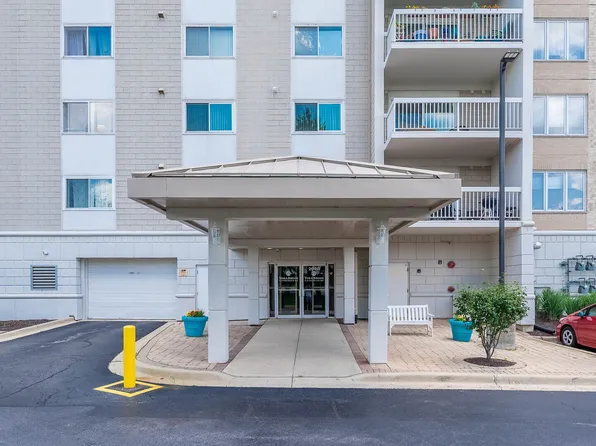 2020 Saint Regis Dr APT 506, Lombard, IL 60148