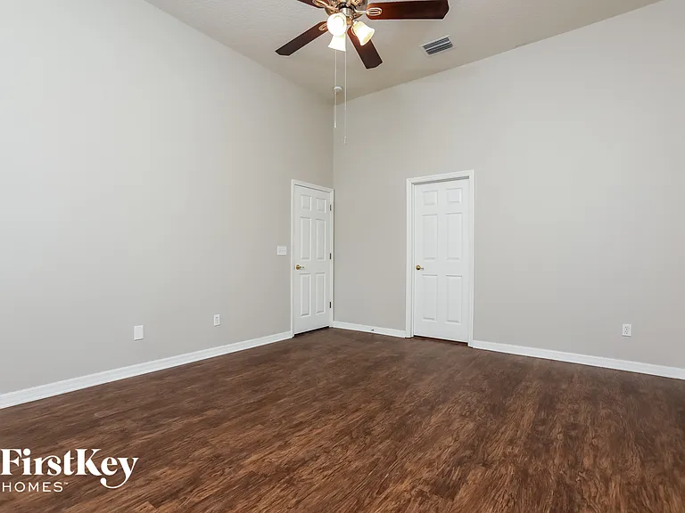 1850 Beth Ct — Photo 8