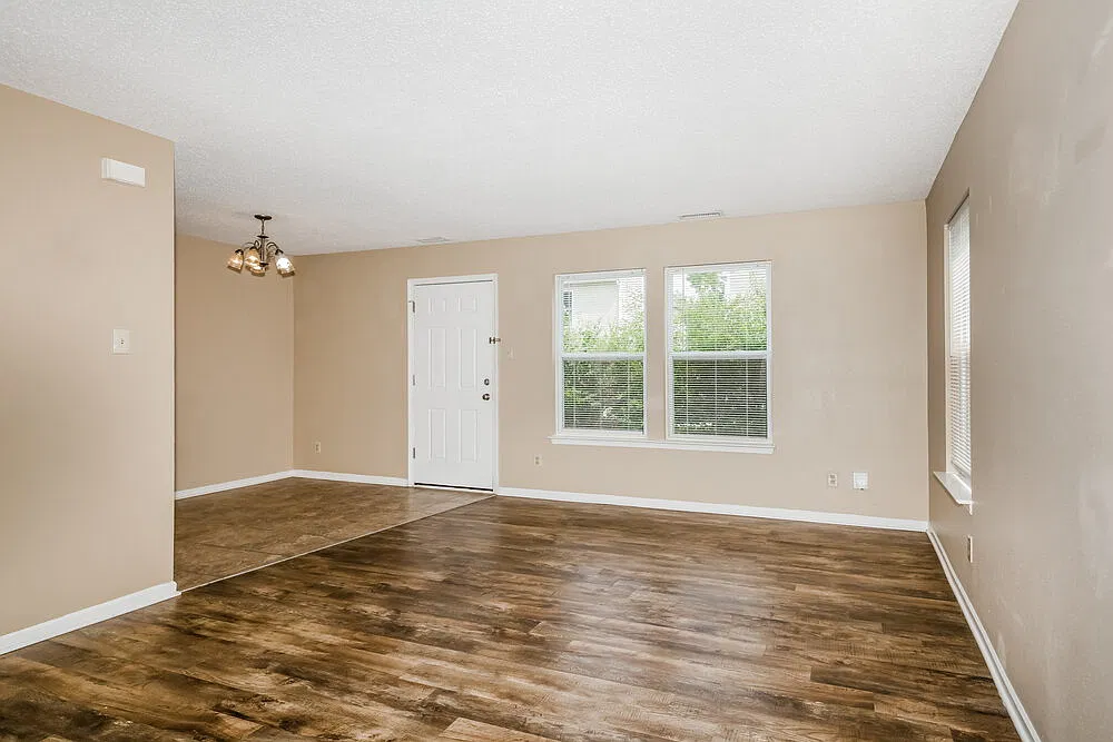 3 bed, 2.5 bath, 1480 sqft, $1,670 — Photo 4