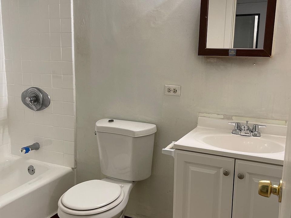 2nd image of 449 Kuamoo St APT 204