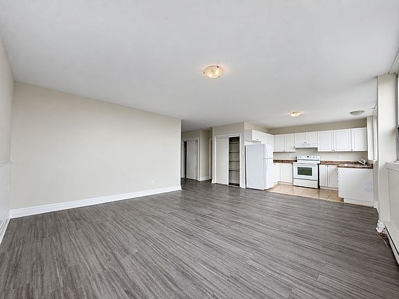 3rd image of 880 Colborne Rd #805