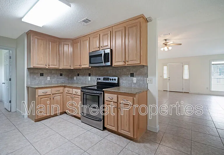 1301 Elliott St — Photo 7