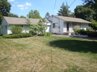 589 Falmouth Ave, Paramus, NJ 07652