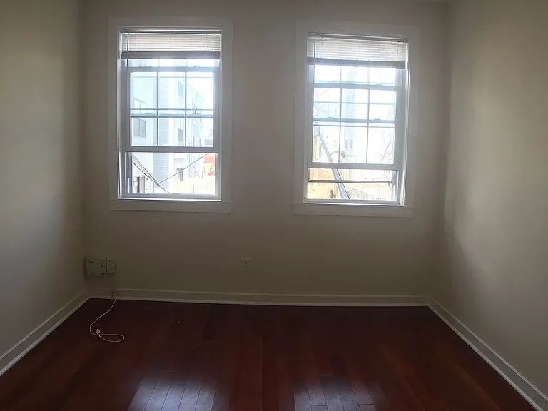 2631 W Girard Ave — Photo 16