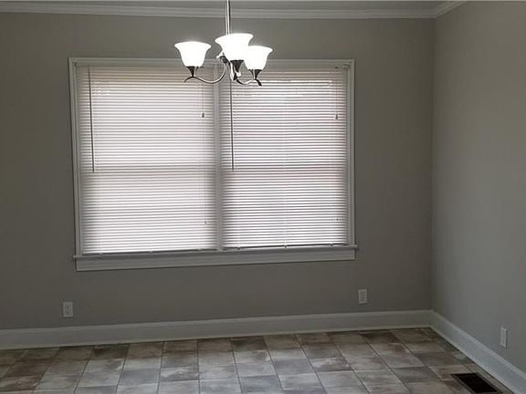 5th image of 700 Old Mill St