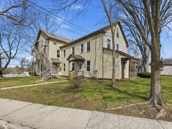 17 Adams St, Easthampton, MA 01027