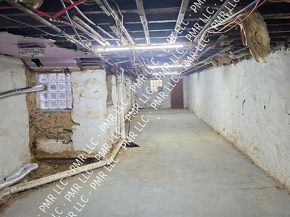 4th image of 5820 Lansdowne Ave #A