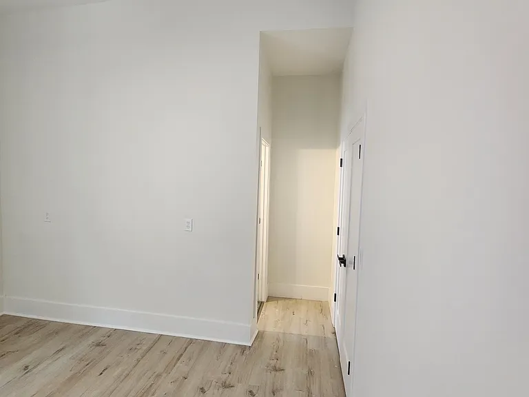 17 E Court St #43 — Photo 18