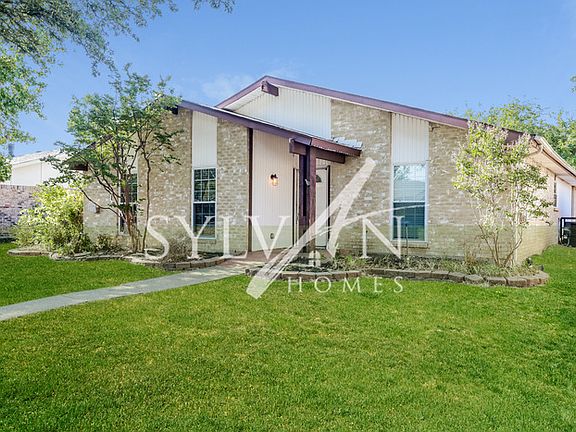 2nd image of 1840 Paxton Dr